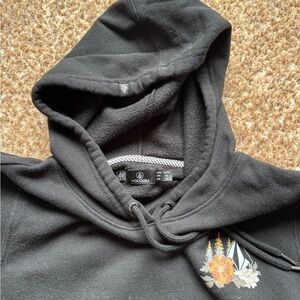 Volcolm hoodie size medium